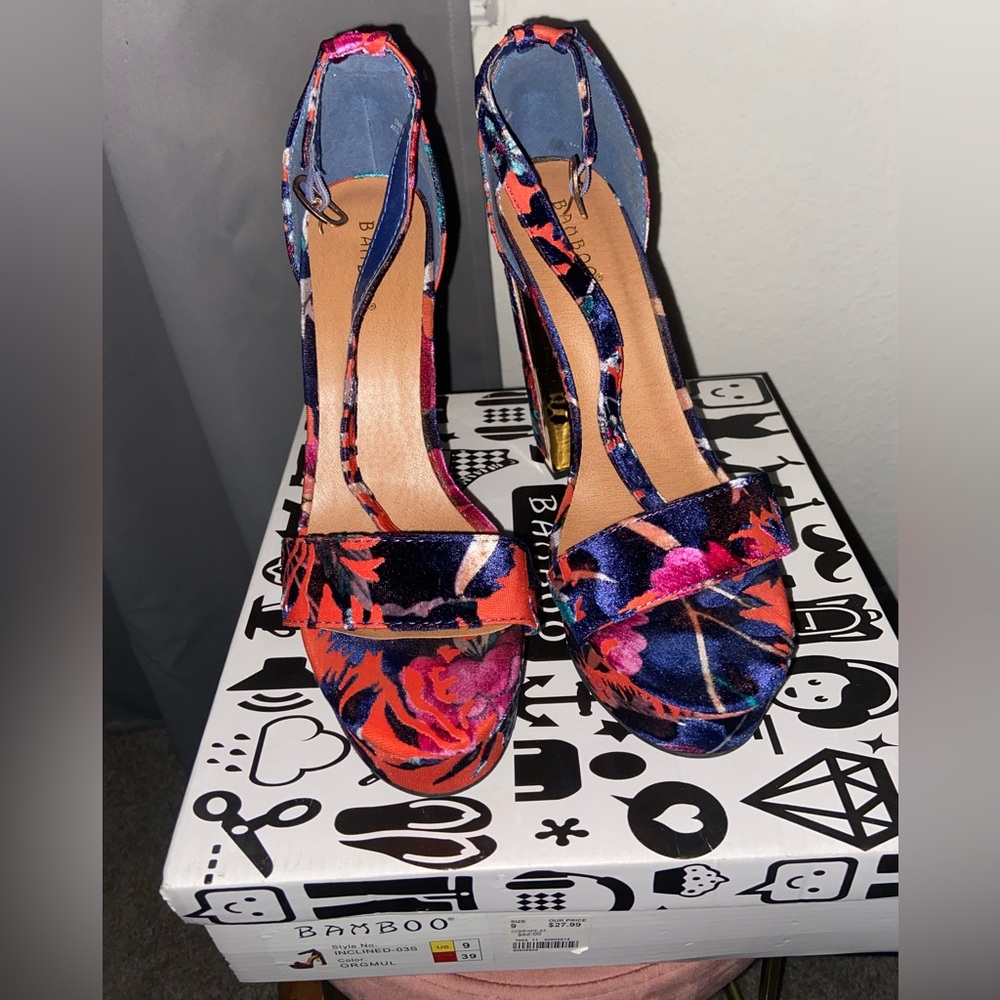 Multicolor heels with gold on inside of heel
